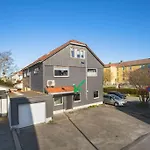 Practical Apartment Near City Center