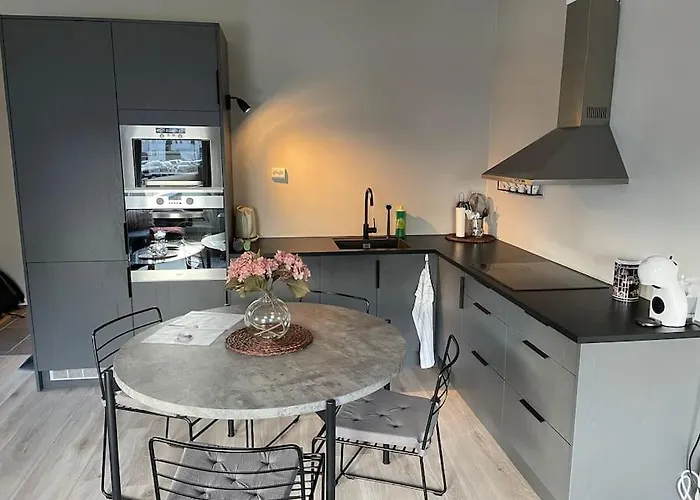 Practical Apartment Near City Center